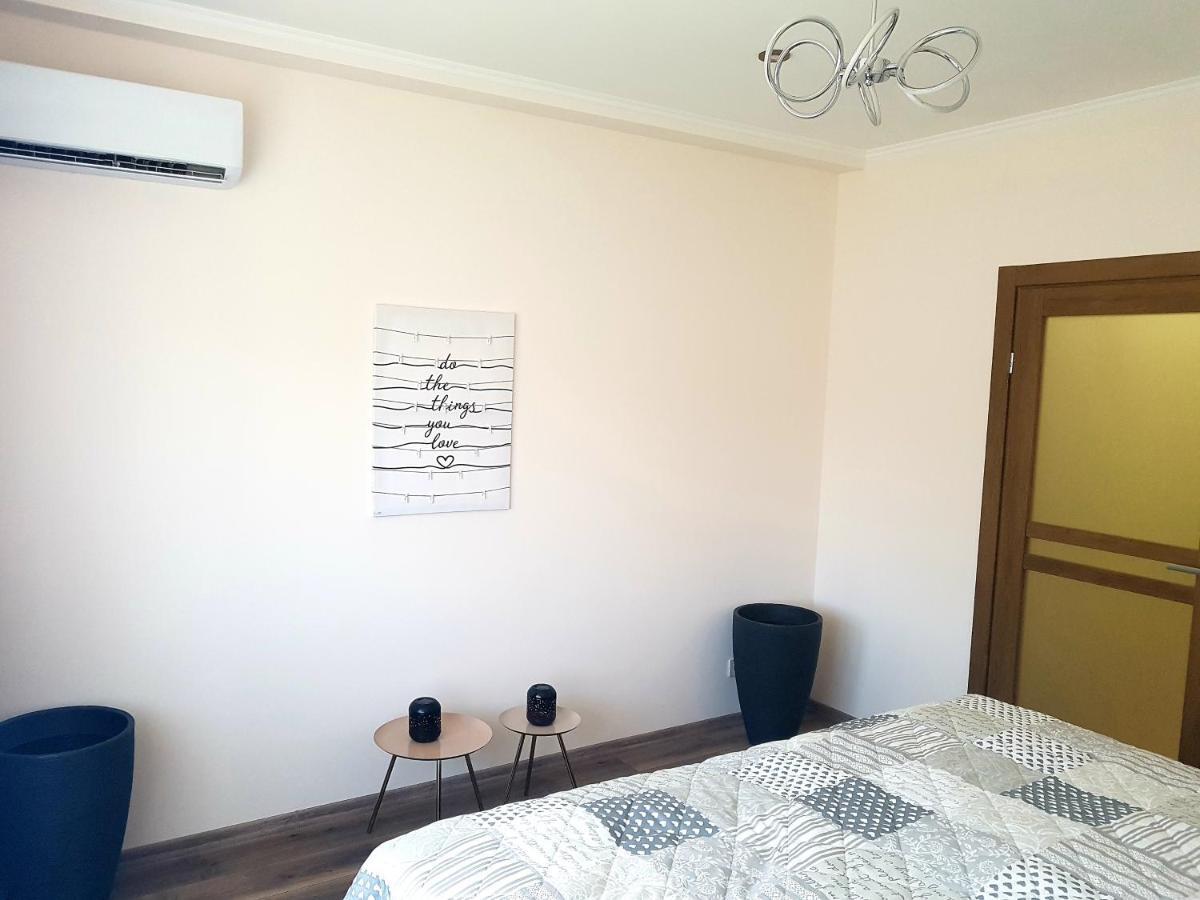 Royal House Apartment Kiev Bagian luar foto