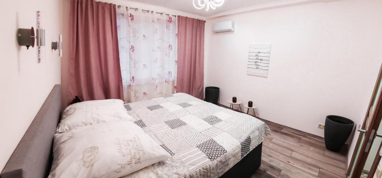 Royal House Apartment Kiev Bagian luar foto