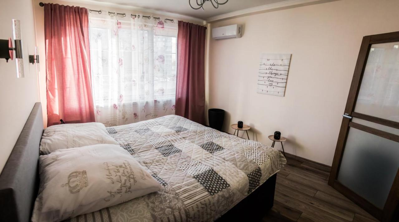 Royal House Apartment Kiev Bagian luar foto