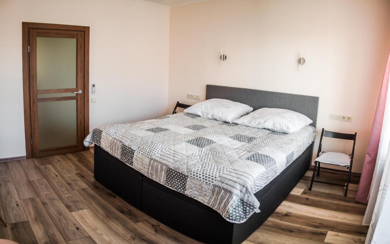 Royal House Apartment Kiev Bagian luar foto